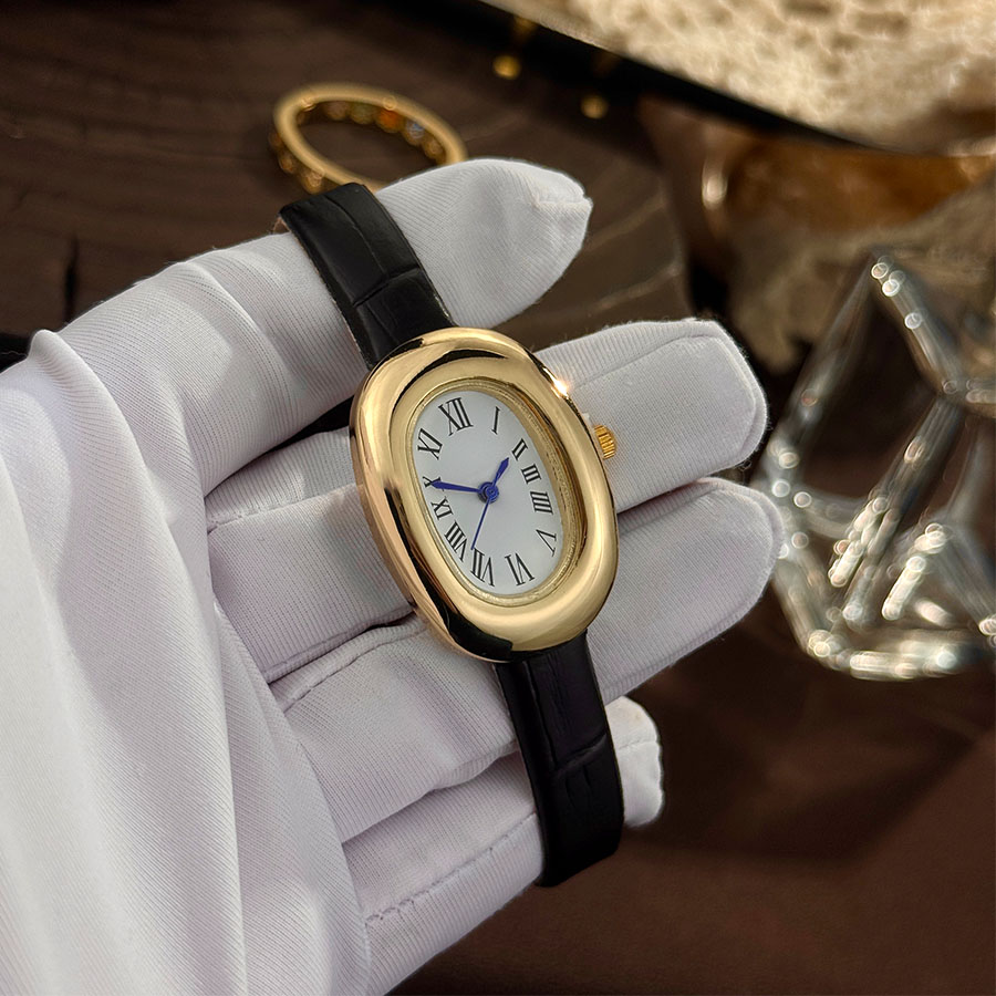 Vintage Watch Crystal - Neue ovale Badewannen-Quarzuhr mit eiförmigem Gürtel