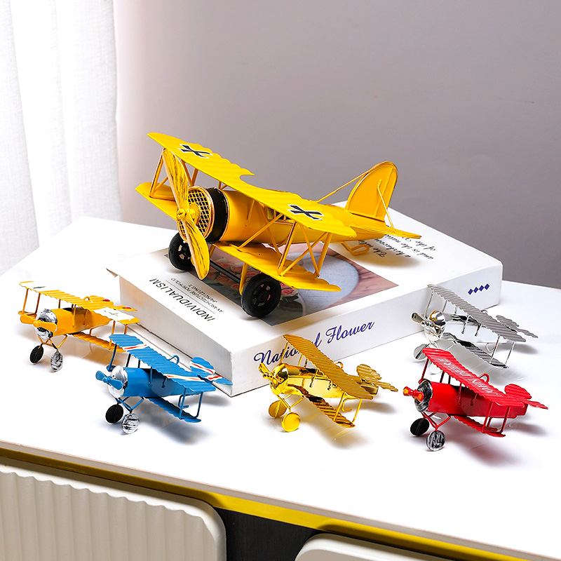 Vintage Metall-Flugzeugmodell  – Vintage Collectible Ornaments Bewertung und Preis