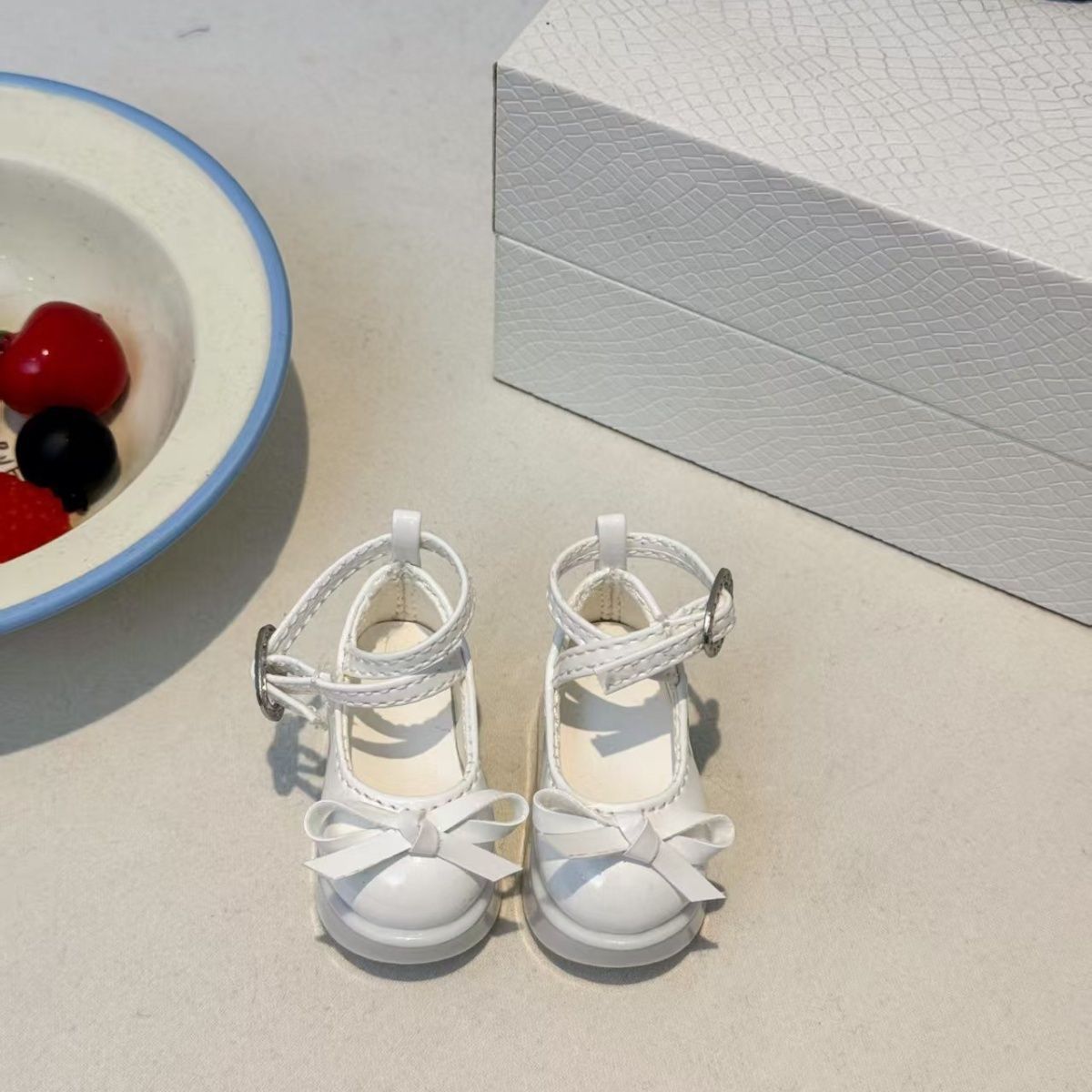 Kaffeebraune Schleifen-Plattfo – Vintage Collectible Shoes Bewertung und Preis